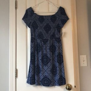 Scoop neck dress